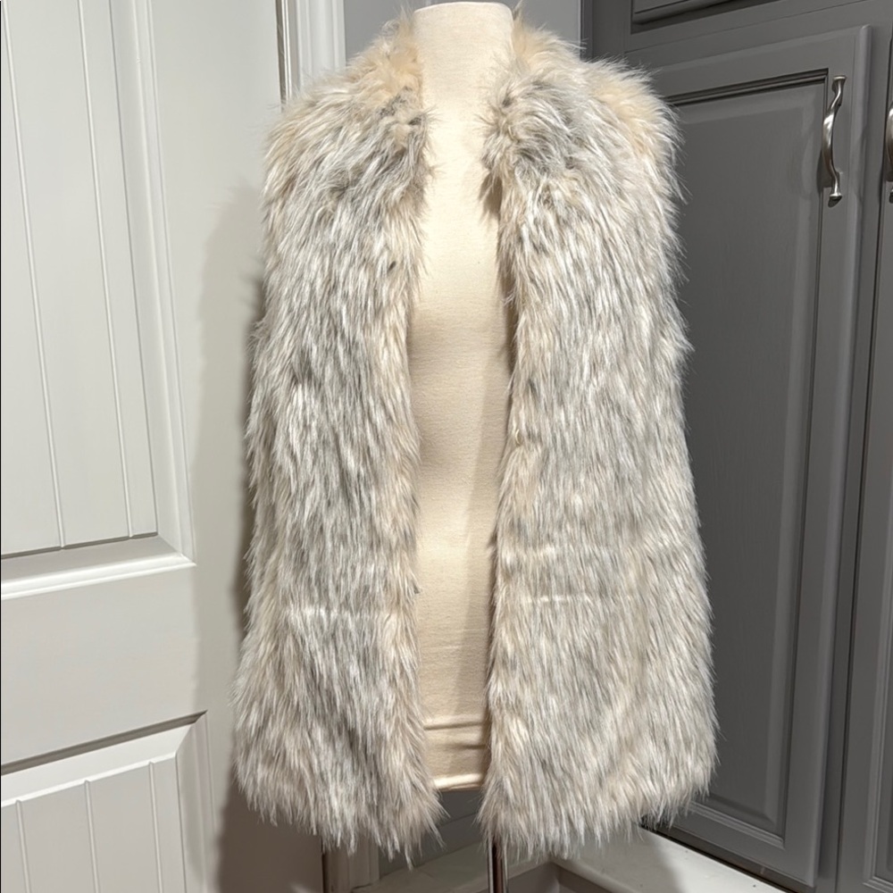 Elegant Cream Faux Fur Vest